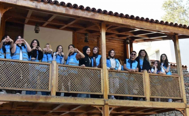 Salihli’ye yerleşen öğrenciler kent müzesini gezdi
