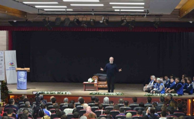 AK Parti’li Yenişehirlioğlu Manisa’da bir dizi program gerçekleştirdi
