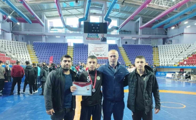 Sarıgöllü iki güreşçi Türkiye Şampiyonasında Manisa’yı temsil edecek