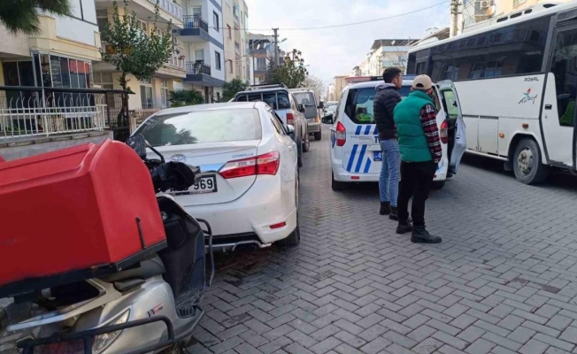Turgutlu’da motokuryenin çarptığı 2 çocuk yaralandı