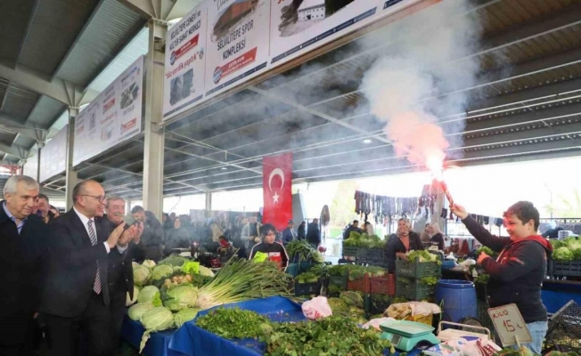 Turgutlu’nun yeni ve modern pazar yeri Cuma Pazarı kapılarını açtı