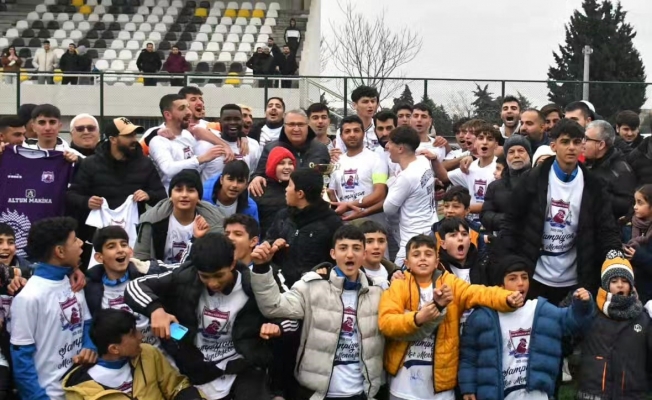 Yuntdağspor ve Horozköyspor’un Şampiyonluk Kupaları Başkan Çerçi’den